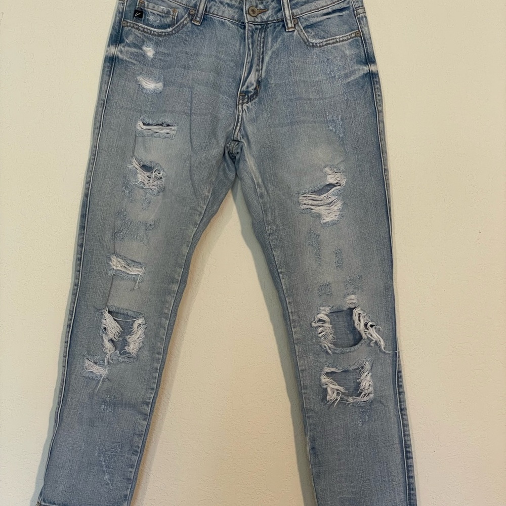 Women’s Distressed Boyfriend Jeans
